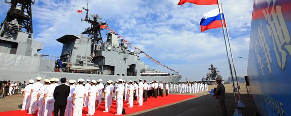 Ministério da Defesa da Rússia informa que navios da Frota do Pacífico russa chegaram à China para participar nos exercícios navais Interação Naval 2016 - Sputnik Brasil