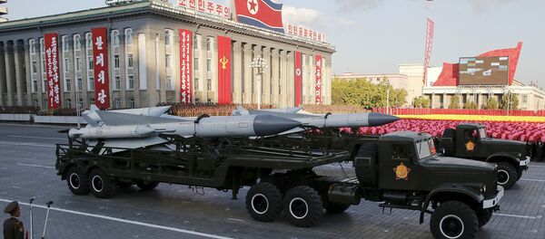 Desfile militar na Coreia do Norte - Sputnik Brasil
