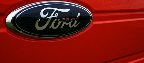 The Ford logo is seen at a Ford dealership in Hudson, Wisconsin - Sputnik Brasil