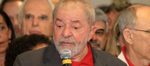 Lula emocionado durante discurso Lula emocionado durante discurso - Sputnik Brasil