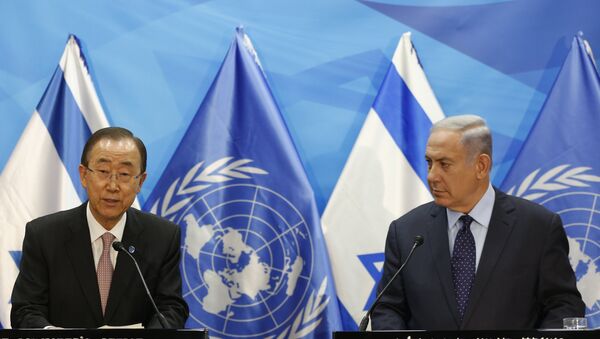 Ban Ki-moon com Benjamin Netanyahu durante uma reunião em Jerusalém em 28 de junho de 2016 - Sputnik Brasil