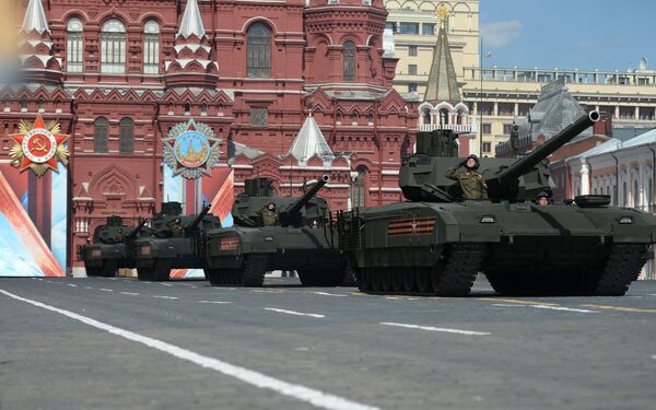 Armata T-14 tanks on Red Square, Moscow during the final practice of the military parade marking the 71st anniversary of the victory in the Great Patriotic War, May 2016. Armata T-14 tanks on Red Square, Moscow during the final practice of the military parade marking the 71st anniversary of the victory in the Great Patriotic War, May 2016. - Sputnik Brasil