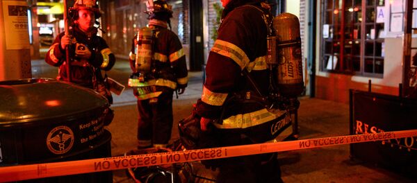 Bombeiros de Nova York perto do local da explosão em Chelsea, Manhattan - Sputnik Brasil
