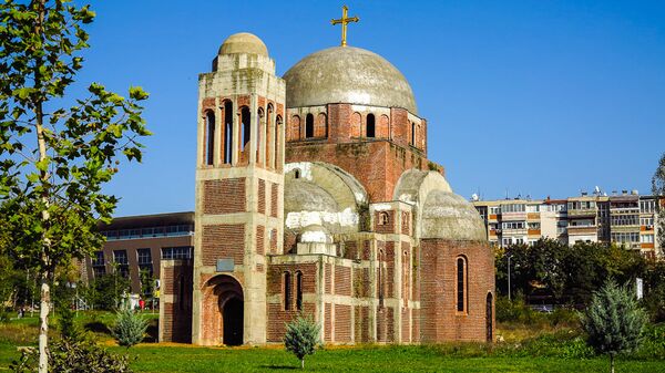 Igreja ortodoxa do Cristo Salvador em Pristina, capital de Kosovo - Sputnik Brasil