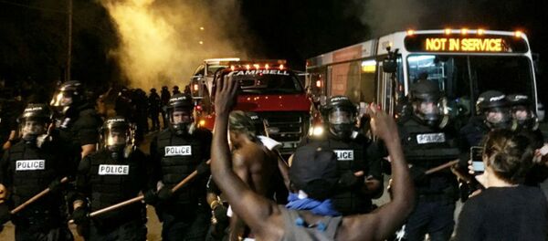 Charlotte Protest Police Shooting of Keith Lamont Scott Charlotte Protest Police Shooting of Keith Lamont Scott - Sputnik Brasil