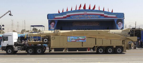 Caminhão militar levando míssil iraniano Sejil durante o desfile militar em Teerã, 21 de setembro de 2016 - Sputnik Brasil