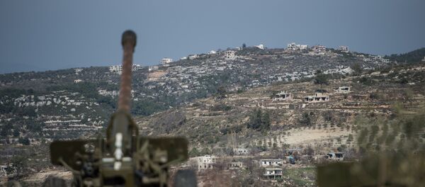 Soldados da artilharia do exército sírio na província de Idlib, no noroeste da Síria (foto de arquivo) Soldados da artilharia do exército sírio na província de Idlib, no noroeste da Síria (foto de arquivo) - Sputnik Brasil