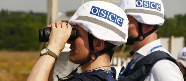 OSCE inspectors examine the territory of the Donetsk filter plant, situated on the contact line between Yasinovataya and Avdeyevka in Donbass, which was heavily shelled by the Ukrainian army - Sputnik Brasil