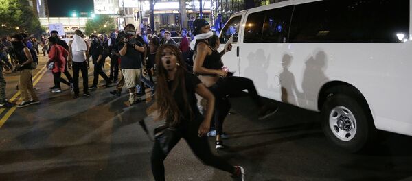 Protesto em Charlotte após morte de Keith Lamont Scott pela polícia - Sputnik Brasil