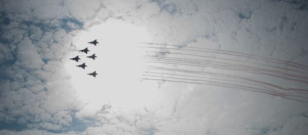 Caças J-10 da Força Aérea do Exército de Libertação Popular da China no show aéreo em Zhuhai, China, 2014 (foto de arquivo) - Sputnik Brasil