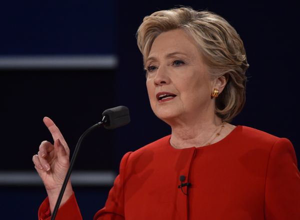 Trump autoriza desclassificar todos os documentos sobre 'farsa russa' e escândalo de Clinton - Sputnik Brasil