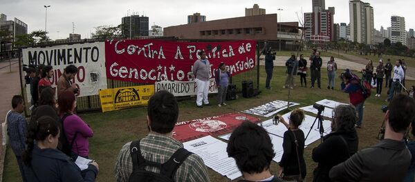 Ato realizado em 2013, em São Paulo, lembrando os 21 anos do massacre do Carandiru Ato realizado em 2013, em São Paulo, lembrando os 21 anos do massacre do Carandiru - Sputnik Brasil