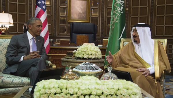 Presidente norte-americano Barack Obama numa reunião com o Rei da Arábia Saudita Abdulaziz al Saud, no palácio de Erga, em Riad, 20 de abril, 2016 - Sputnik Brasil