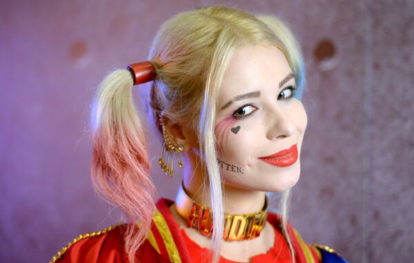 Alica como Harley Quinn, personagem do Universo da DC - Sputnik Brasil