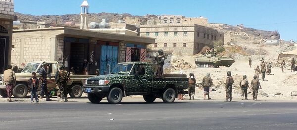 Militantes houthis na província de Bayda, Iêmen - Sputnik Brasil