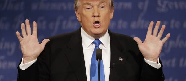 Candidado à presidência dos EUA do Partido Republicano Donald Trump, durante debates presidenciais com Hillary Clinton, 26 de setembro de 2016 - Sputnik Brasil