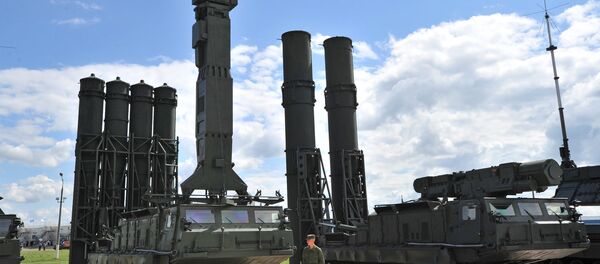 Sistemas de mísseis de longo alcance S-300V e S-300VM da Rússia - Sputnik Brasil