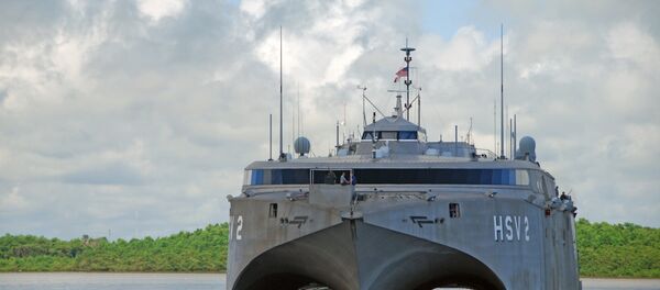 Catamarã híbrido HSV-Swift durante missão - Sputnik Brasil