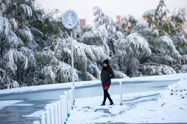 No dia 6 de outubro, a cidade russa de Omsk se encontrou coberta de neve e as chuvas atingiram níveis históricos, os mais altos desde 1891 - Sputnik Brasil