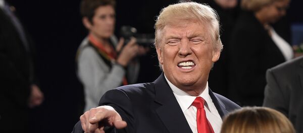 Presidenciável do Partido Republicano Donald Trump depois do segundo debate contra Hillary Clinton, St.Louis, Missouri, EUA, 9 de outubro de 2016 Presidenciável do Partido Republicano Donald Trump depois do segundo debate contra Hillary Clinton, St.Louis, Missouri, EUA, 9 de outubro de 2016 - Sputnik Brasil