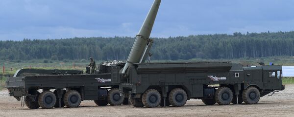 Sistema de mísseis Iskander-M durante o desfile de equipamento militar no polígono de Alabino no Fórum militar EXÉRCITO 2016, região de Moscou, Rússia, setembro de 2016 - Sputnik Brasil
