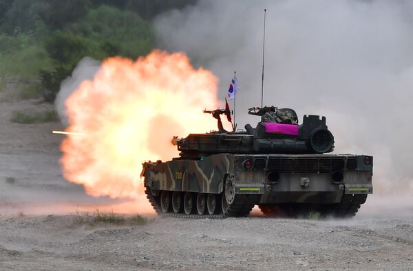 Tanque da Coreia do Sul dispara durante exercícios conjuntos com os EUA - Sputnik Brasil