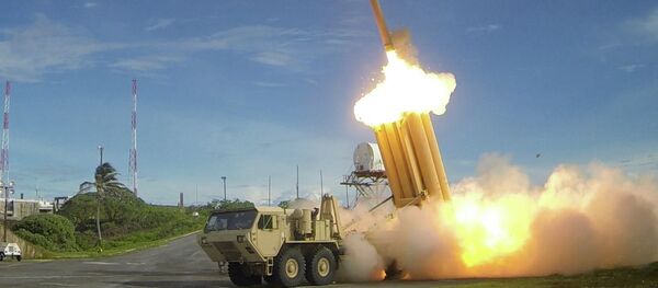 Teste de dois interceptadores do sistema norte-americano THAAD (Terminal High Altitude Area Defense) - Sputnik Brasil