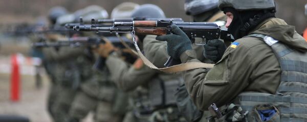 Soldados da Guarda Nacional da Ucrânia durante treinamentos (foto de arquivo) - Sputnik Brasil