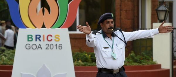 Policial indiano perto de hotel Taj em Goa, Índia, 14 de outubro de 2016 - Sputnik Brasil