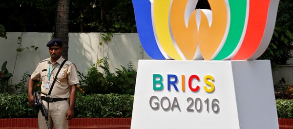 Segurança fazendo vigilância perto de um dos locais da realização da cúpula do BRICS em Goa, na Índia, 14 de outubro de 2016 - Sputnik Brasil