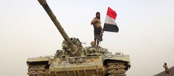 Soldado leal ao governo iemenita na província de Marib - Sputnik Brasil