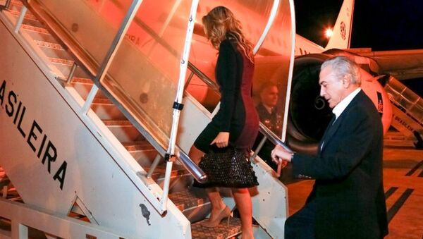 Presidente Michel Temer e a primeira-dama Marcela Temer durante embarque para viagem oficial à Índia e ao Japão - Sputnik Brasil