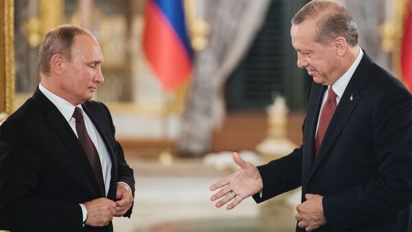 Presidente da Rússia, Vladimir Putin, e seu homólogo turco, Recep Tayyip Erdogan, após a reunião que mantiveram em Istambul - Sputnik Brasil