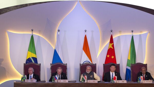 Líderes dos países-membros do BRICS durante a VIII cúpula do grupo em Goa - Sputnik Brasil