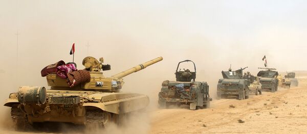 Forças iraquianas na zona de al-Shurah, a 10 km da cidade de Mossul, Iraque, 17 de outubro de 2016 - Sputnik Brasil