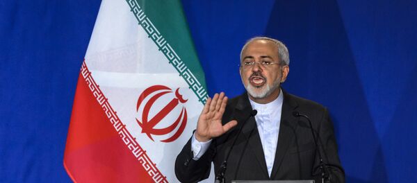 Javad Zarif durante uma coletiva de imprensa em Lausanne - Sputnik Brasil