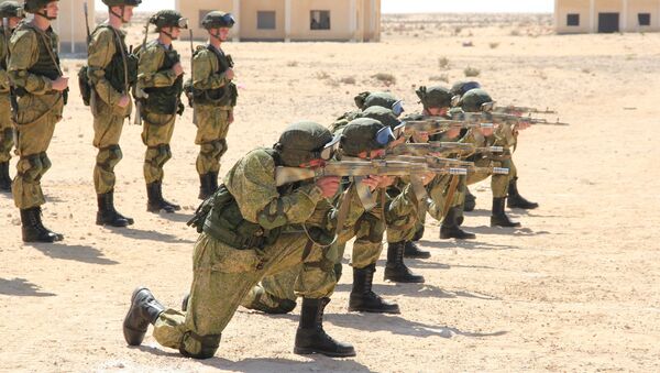 Militares da Rússia e do Egito participam de exercícios conjuntos Defensores da Amizade 2016 - Sputnik Brasil