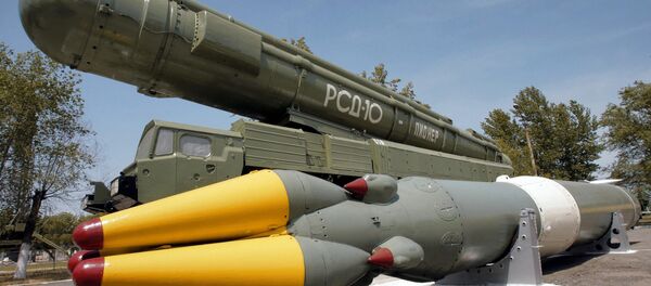 Sistema de mísseis RSD-10 Pioner - Sputnik Brasil