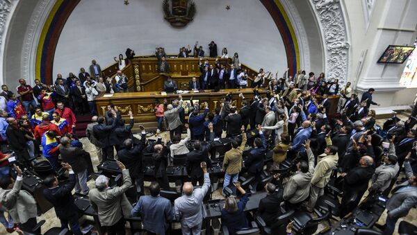Votação em sessão especial da Assembleia Nacional em Caracas - Sputnik Brasil