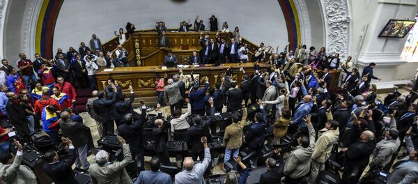 Votação em sessão especial da Assembleia Nacional em Caracas - Sputnik Brasil