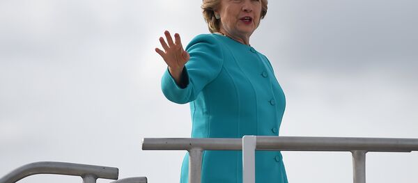 Presidenciável democrata Hillary Clinton no aeroporto internacional de Maiami, EUA - Sputnik Brasil