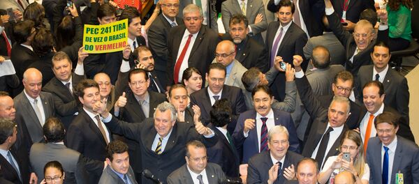 Final da votação da PEC 241 no plenário da Câmara dos Deputados - Sputnik Brasil