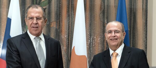 O ministro russo das Relações Exteriores, Sergei Lavrov, com o chanceler do Chipre, Ioannis Kasoulides, em Nicósia - Sputnik Brasil