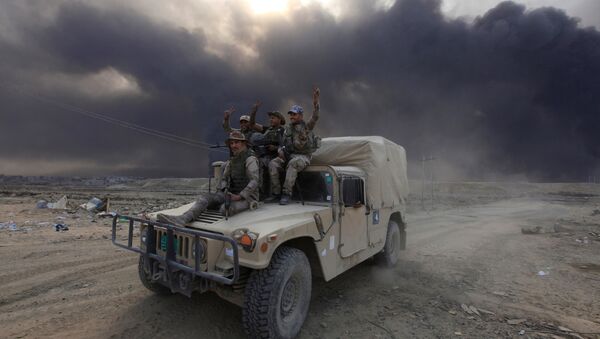 Soldados do exército do Iraque durante ofensiva contra Mossul - Sputnik Brasil