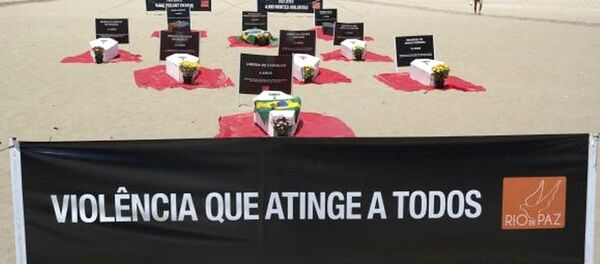 Manifestação nas areias de Copacabana para denunciar mortes por causas violentas - Sputnik Brasil
