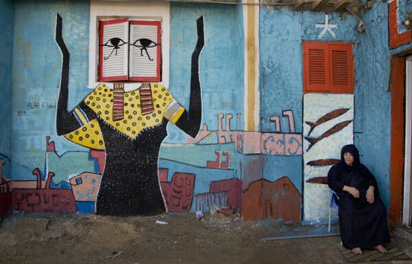 Pelo terceiro ano consecutivo na cidade egípcia de Burullus se realiza um festival de arte. Grafiteiros de todo o mundo vêm a este povoado de pescadores para pintar as paredes - Sputnik Brasil