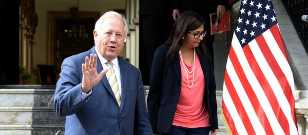 Enviado do Departamento de Estado dos EUA, Thomas Shannon, em visita a Caracas - Sputnik Brasil
