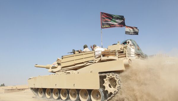 Tanque do exército iraquiano nos arredores de Mossul - Sputnik Brasil