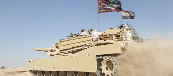Tanque do exército iraquiano nos arredores de Mossul - Sputnik Brasil
