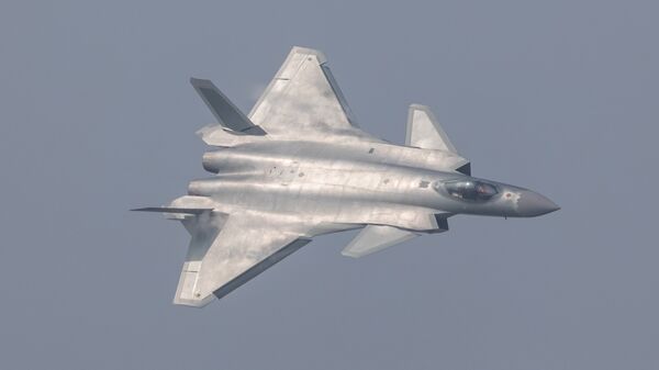 China revela seu caça J-20 durante show aéreo em Zhuhai. - Sputnik Brasil